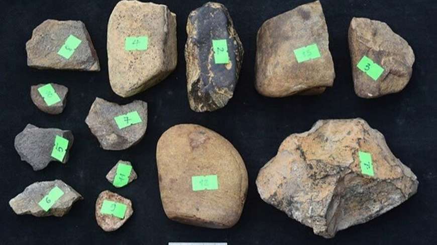 Nhiều hiện vật thuộc giai đoạn hậu kỳ đá cũ được phát hiện. Ảnh: TTXVN